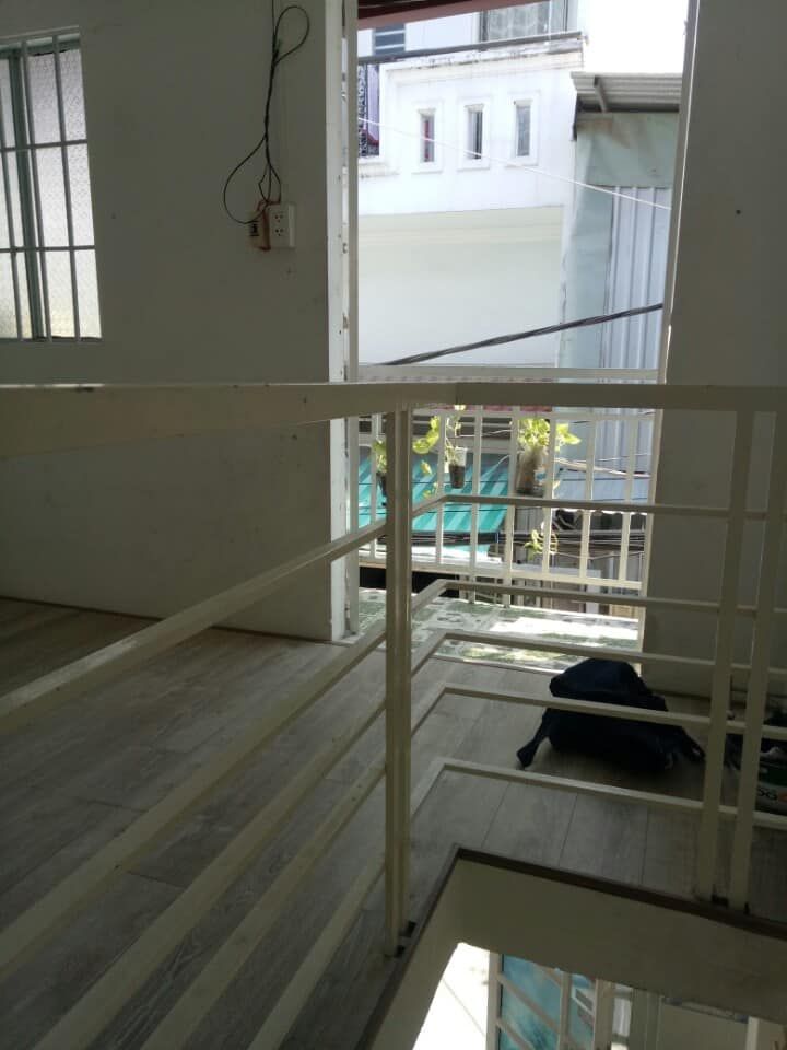 Cho thuê gấp nhà nguyên căn hẻm 160 nguyễn văn quỳ. phú thuận Q7. 1pn , 1WC .Dt 25 m2 trệt lầu Hẻm