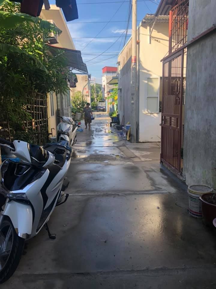 cho thuê nhà cấp 4,có gác lửng dt 35m,địa chỉ Đường Hoàng Công Khanh,chân cầu niệm