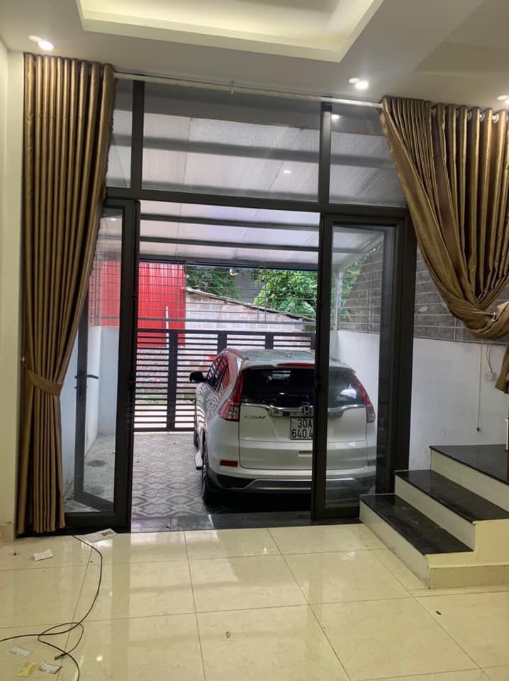 Bán căn nhà gần trường mầm non sư phạm Hướng tây Diện tích: 113m2 Thiết kế hiện đại: 3 phòng ngủ