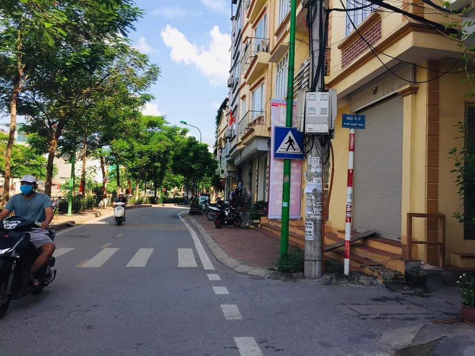 CẦN BÁN NHÀ MỚI ĐẸP GIÁP NHỊ HOÀNG MAI,, Ô TÔ, Ở SƯỚNG DT 40M2, 5 TẦNG GIÁ NHỈNH 4 TỶ