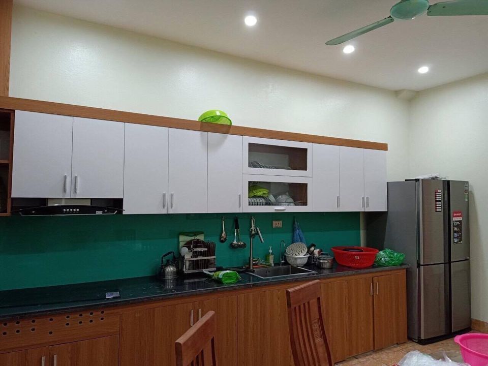 Cần bán nhà 4 tầng Kiên cố Minh Cầu, ngay cạnh Kho Bạc, Cạnh TNG Minh Cầu: Dt: 4 x18 =72 m2