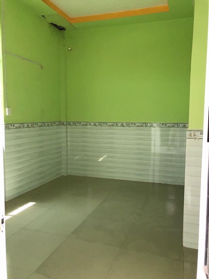 NHÀ 1 TRỆT 1 LẦU - HẺM CHỢ BÔNG SEN HÙNG VƯƠNG TPST Vị trí: Hẻm ngang Hồ Nước Ngọt