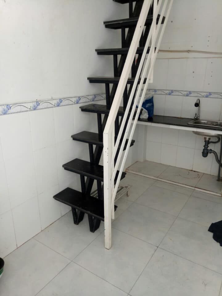 Cho thuê gấp nhà nguyên căn hẻm 160 nguyễn văn quỳ. phú thuận Q7. 1pn , 1WC .Dt 25 m2 trệt lầu Hẻm