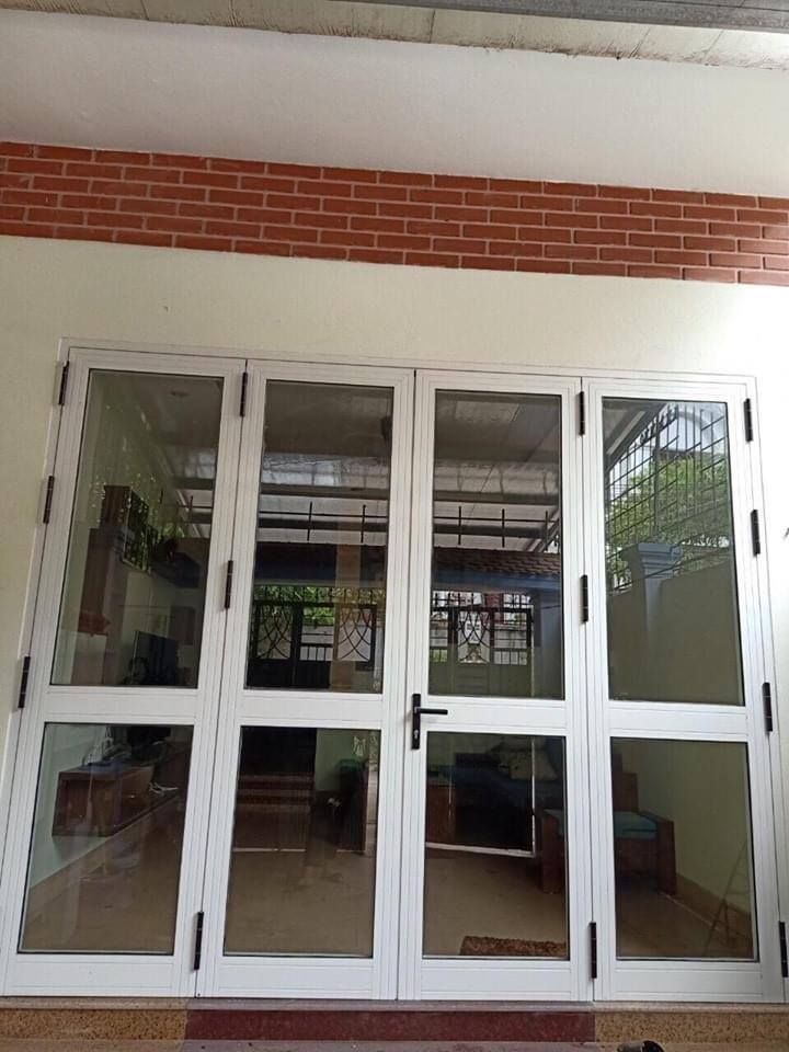Cần bán nhà 4 tầng Kiên cố Minh Cầu, ngay cạnh Kho Bạc, Cạnh TNG Minh Cầu: Dt: 4 x18 =72 m2