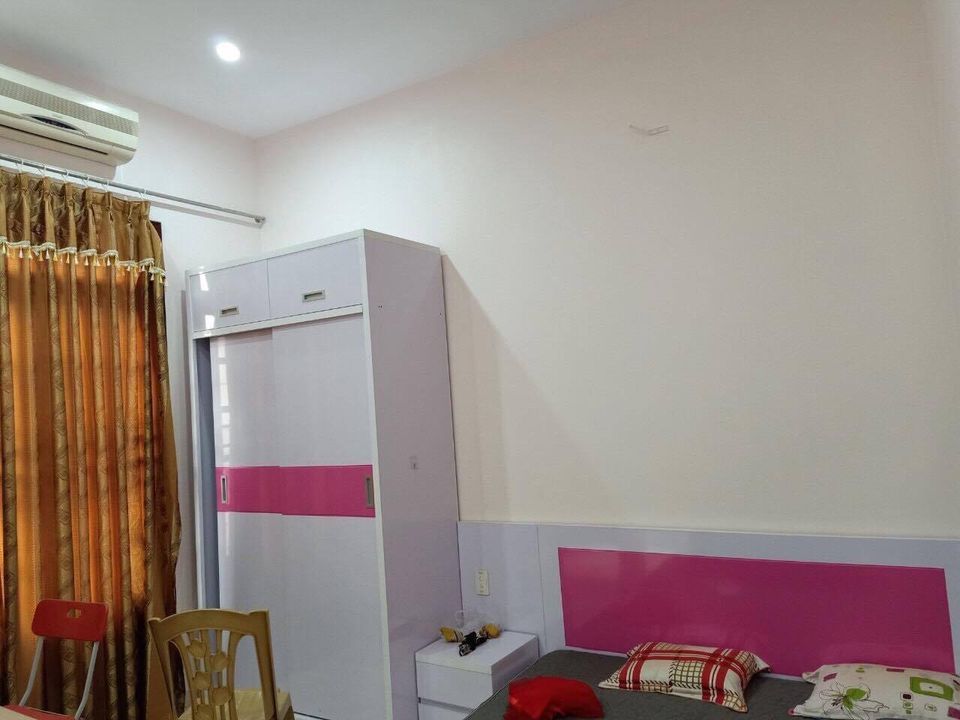 Cần bán nhà 4 tầng Kiên cố Minh Cầu, ngay cạnh Kho Bạc, Cạnh TNG Minh Cầu: Dt: 4 x18 =72 m2
