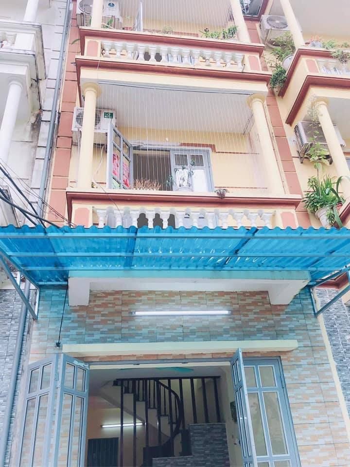 Cho thuê nhà riêng tại Thạch Bàn giá chốt 5tr. Gồm 3 tầng , 1 tum đầy đủ đồ 3 ngủ ,2 vệ sinh.