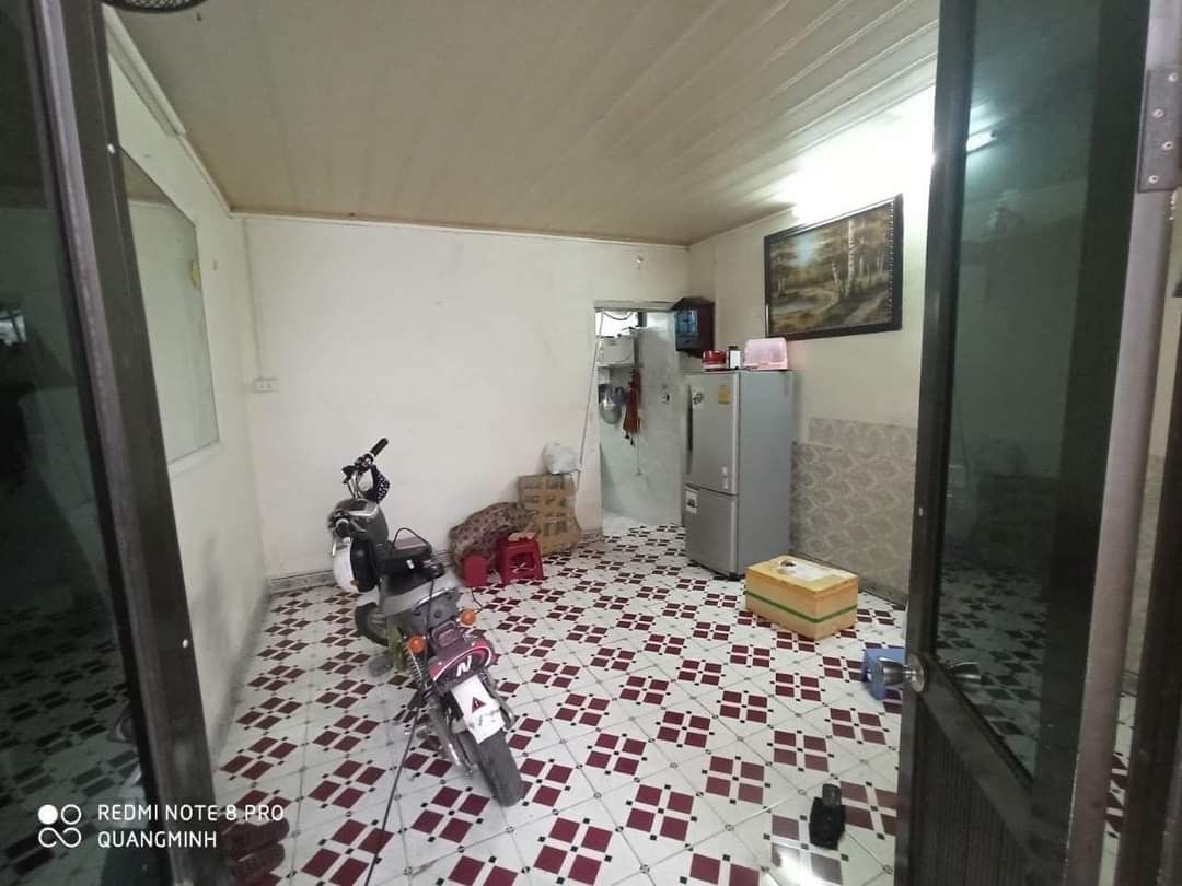 Nhà cho thuê ngõ 51 cát cụt,ngõ cụt chưa đến chục hộ 2 tầng 1khách 1 ngủ 2 vs 1bếp nhà khoảng 30m2