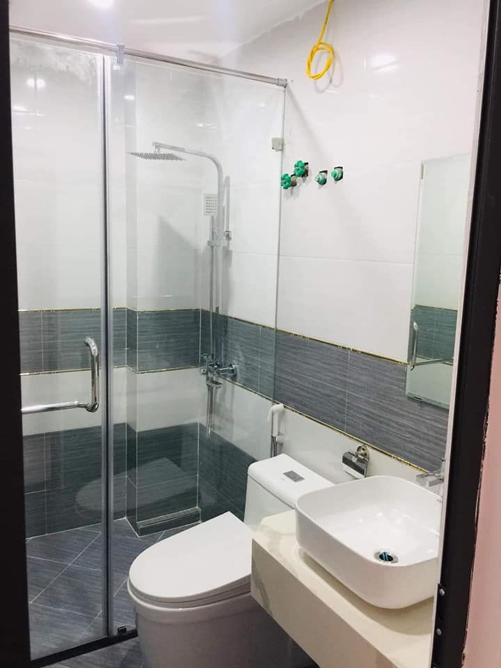 CẦN BÁN NHÀ MỚI ĐẸP GIÁP NHỊ HOÀNG MAI,, Ô TÔ, Ở SƯỚNG DT 40M2, 5 TẦNG GIÁ NHỈNH 4 TỶ