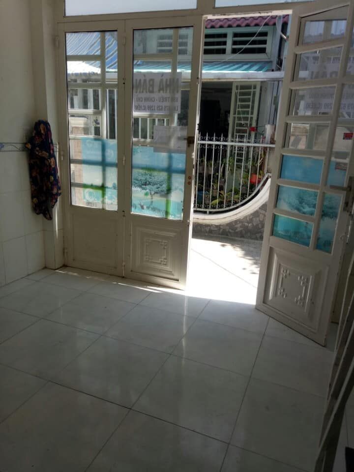 Cho thuê gấp nhà nguyên căn hẻm 160 nguyễn văn quỳ. phú thuận Q7. 1pn , 1WC .Dt 25 m2 trệt lầu Hẻm