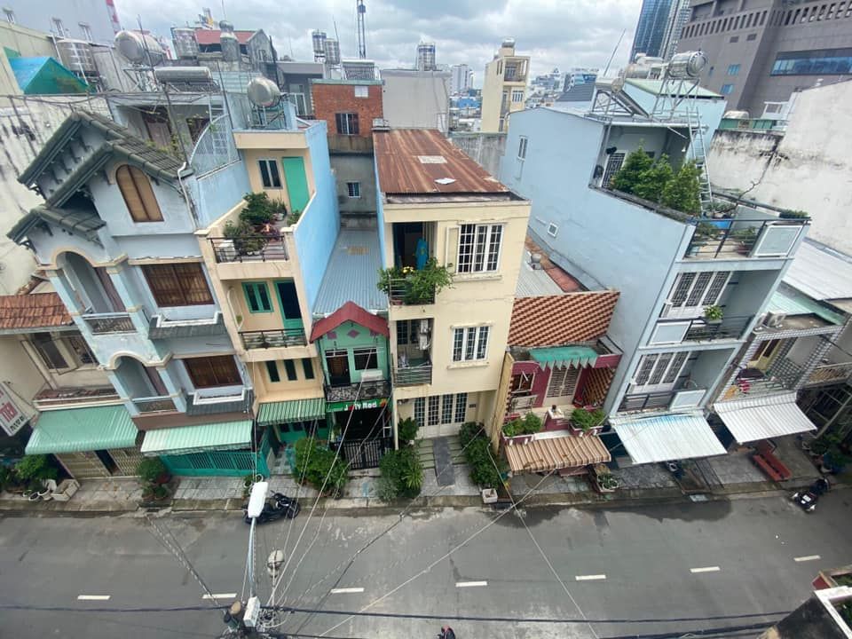 Cho thuê Căn Hộ Dịch Vụ Nhà Mới Xây Hẻm Xe Hơi, Quận Bình Thạnh