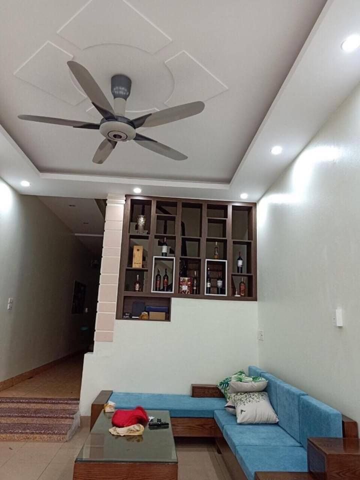Cần bán nhà 4 tầng Kiên cố Minh Cầu, ngay cạnh Kho Bạc, Cạnh TNG Minh Cầu: Dt: 4 x18 =72 m2