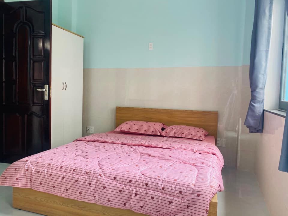 Cho thuê Căn Hộ Dịch Vụ Nhà Mới Xây Hẻm Xe Hơi, Quận Bình Thạnh
