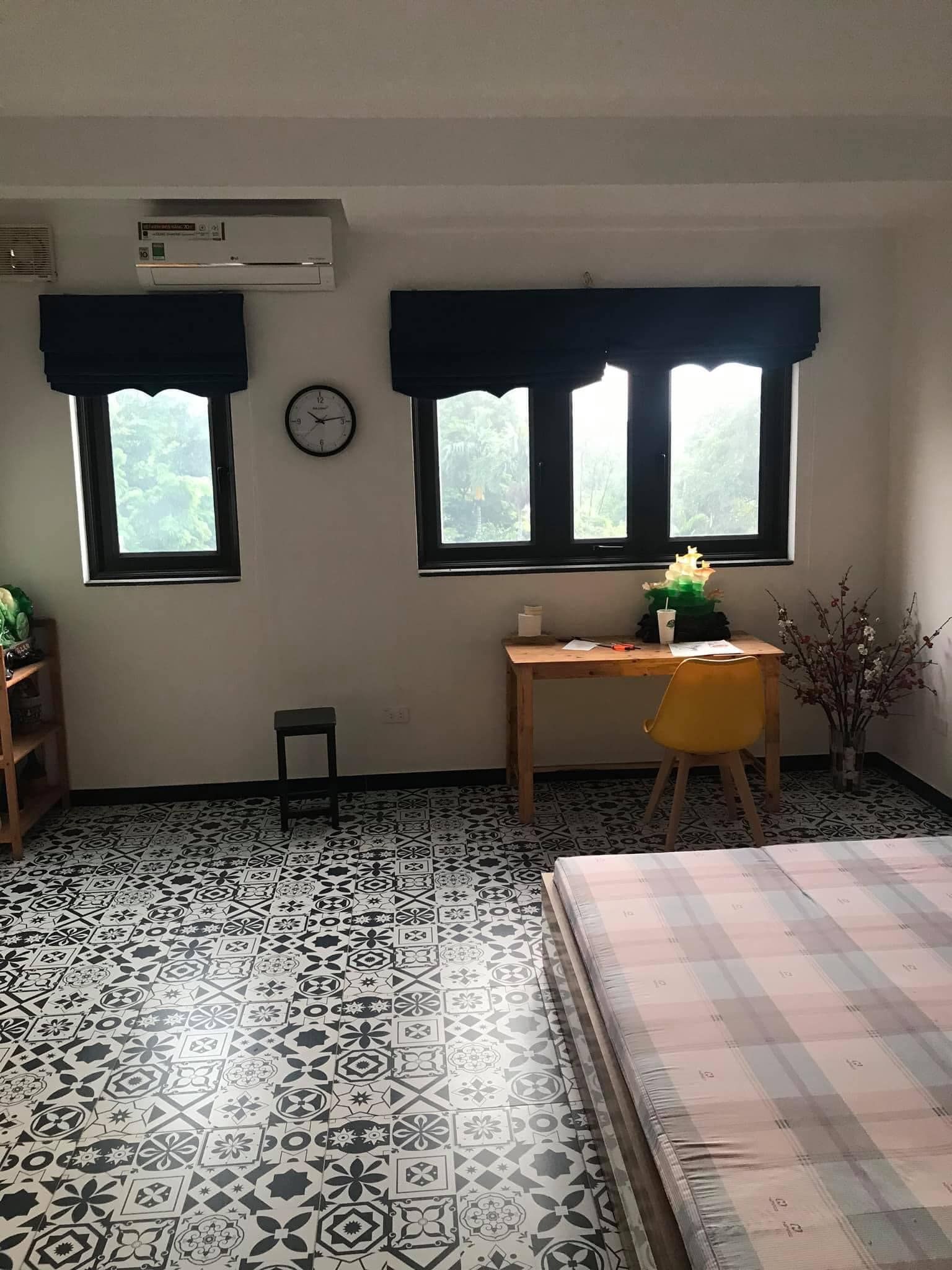 CHO THUÊ CCMN TẠI NGỌC THUỴ Diện Tích 21-26 m2 mỗi phòng đều có giường, bếp.