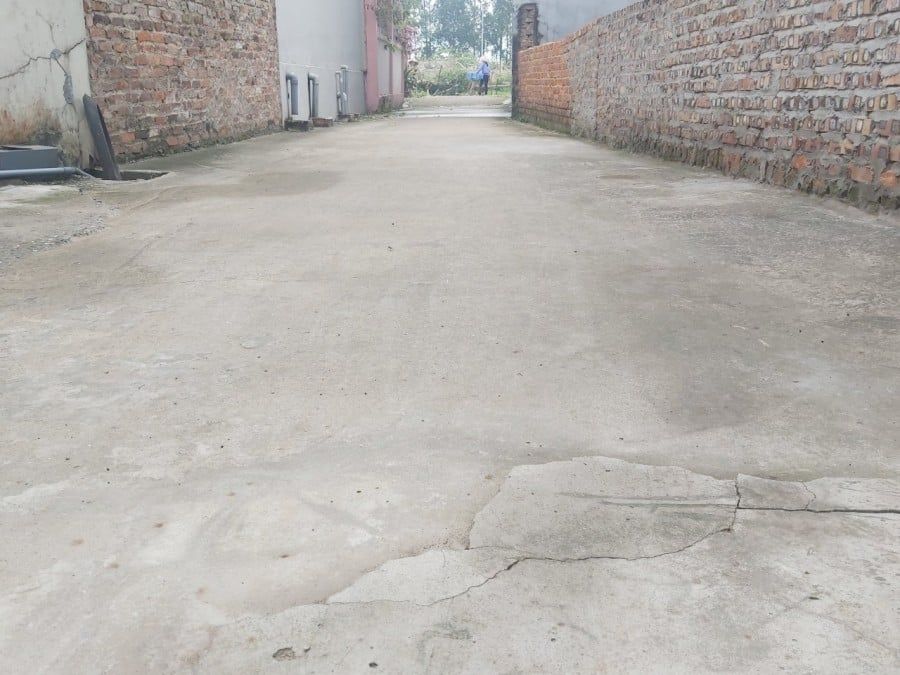 Em cần bán gấp đất 85m2 Hương Đình , Mai Đình , Sóc Sơn - Mặt tiền : 5,6m - Dài :15,2m - Sổ đỏ cc