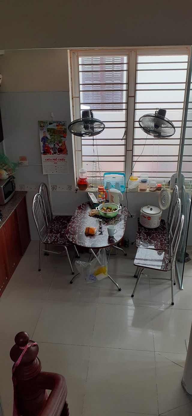 Cho thuê nhà 3 tầng.150m2 01 pk, bếp 04 pn điều hòa, nóng lạnh. 54/75/132 An đà. Đằng Giang