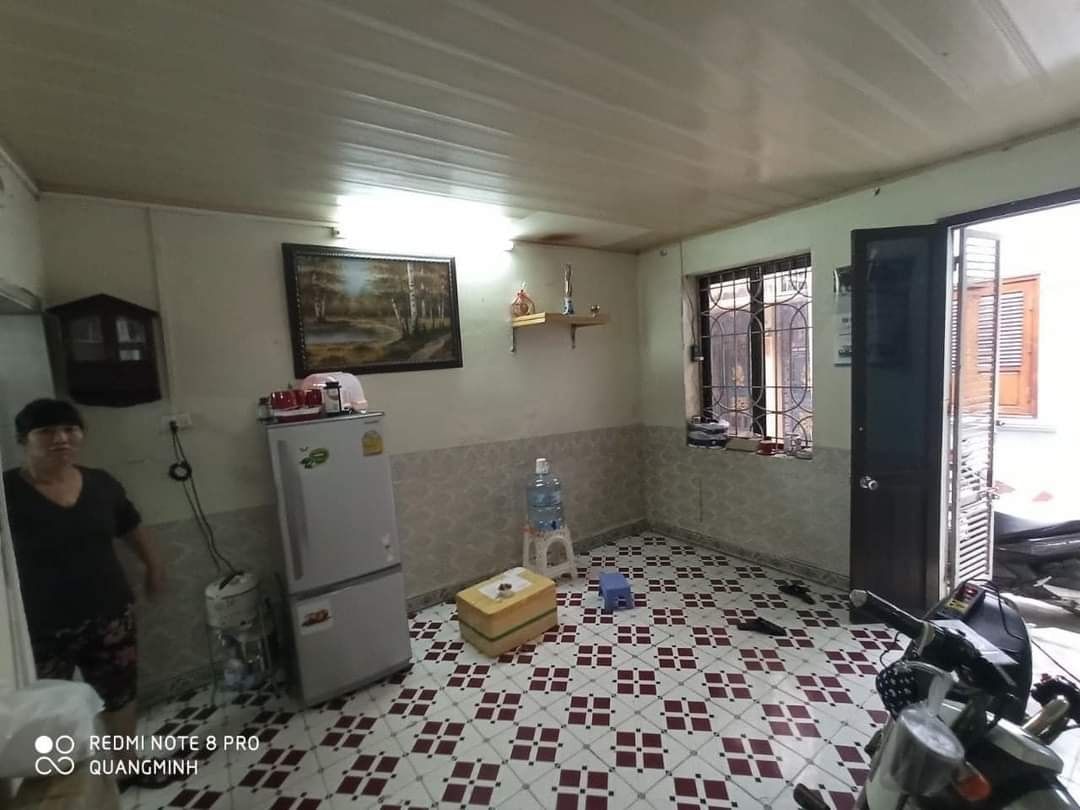 Nhà cho thuê ngõ 51 cát cụt,ngõ cụt chưa đến chục hộ 2 tầng 1khách 1 ngủ 2 vs 1bếp nhà khoảng 30m2