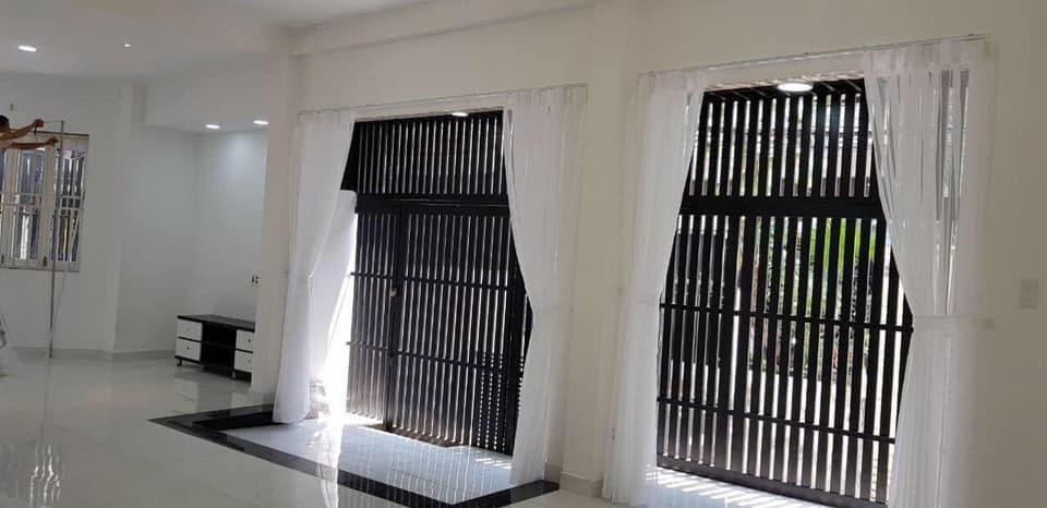 Cho thuê nhà Trần Xuân Soạn Q7 4PN 5WC , DT 5.5m x 17m , 1 trệt 2 lầu , Góc 2 MT