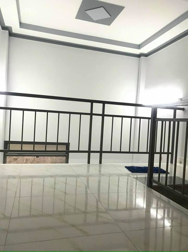 Bán nhà TTH07 q. 12 cách metro 200m Dt: 3m2 x 5 1tret 1lững 1 lầu 2p ngủ 2 toilét Điện nước chính.