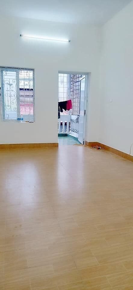 Cho thuê nhà trong ngõ An Đà. Diện tích : 40m2 x 2 tầng. Bao gồm 1 phòng ngủ lớn , 1 wc
