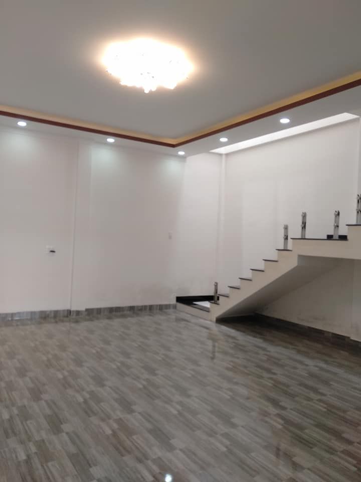 Bán nhà mới xây hẻm Phù Đổng. Nhà xây chắc chắn, không gian sinh hoạt hiện đại. Thiết kế đẹp