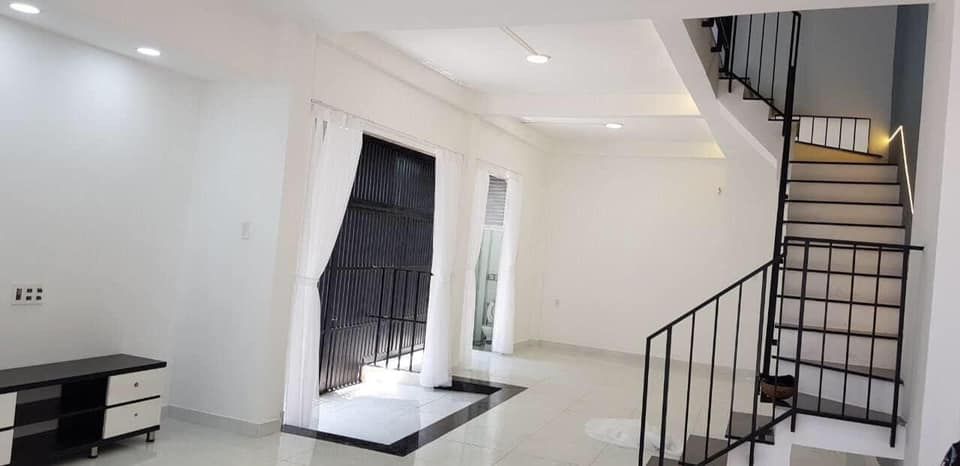 Cho thuê nhà Trần Xuân Soạn Q7 4PN 5WC , DT 5.5m x 17m , 1 trệt 2 lầu , Góc 2 MT