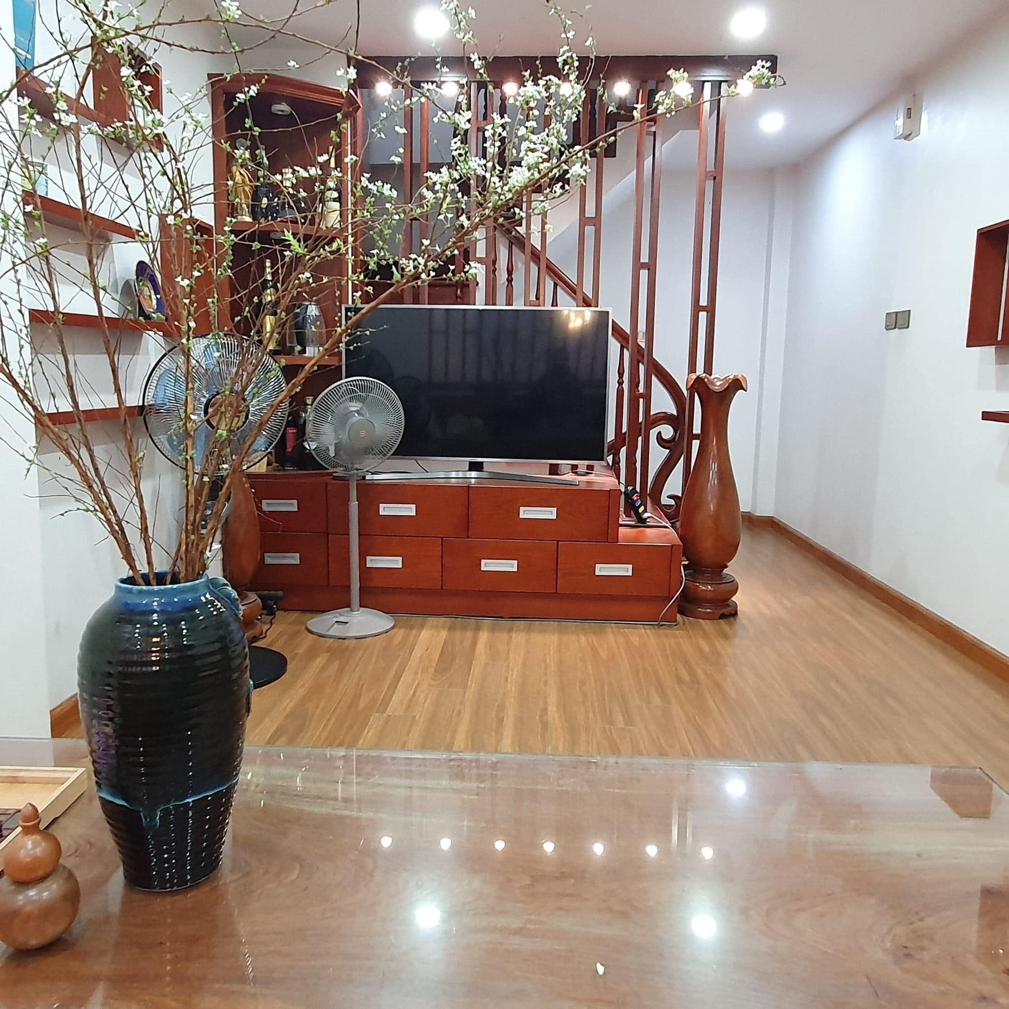 NHÀ ĐẸP HOÀNG MAI 40M, 5 TẦNG, 5 TỶ 7 NGÕ Ô TÔ / TẶNG NỘI THẤT, VỀ Ở NGAY LH : 0373729889