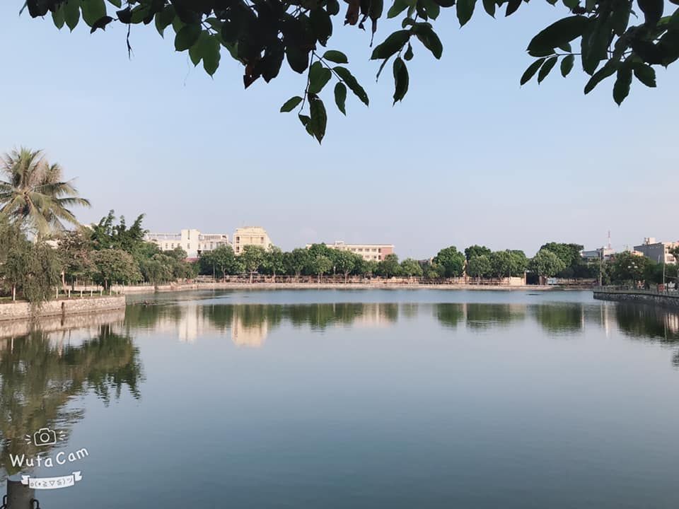 cần bán mảnh đất khu hồ vân sơn phủ lý. Cách dhcn 500m(8000 sinh viên) Hướng: đông nam Mát mẻ