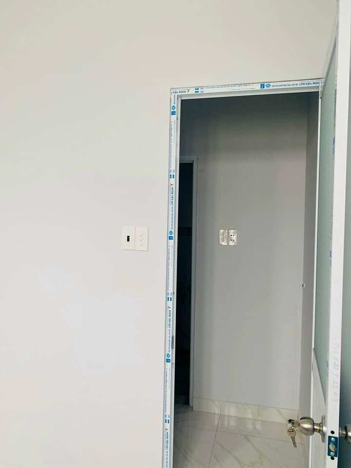 Bán nhà TTH07 q. 12 cách metro 200m Dt: 3m2 x 5 1tret 1lững 1 lầu 2p ngủ 2 toilét Điện nước chính.
