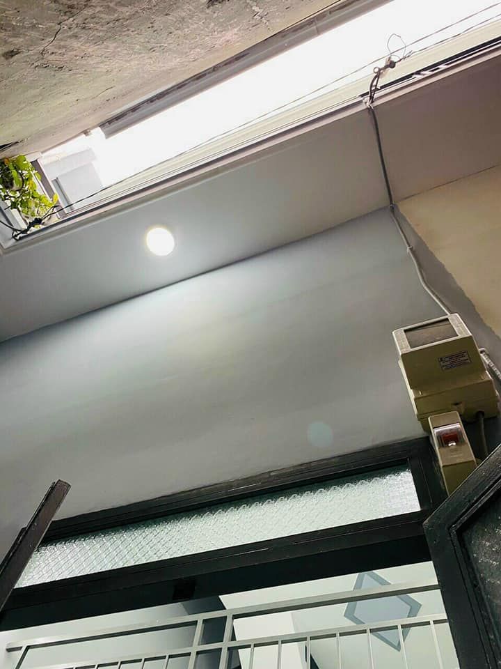 Bán nhà TTH07 q. 12 cách metro 200m Dt: 3m2 x 5 1tret 1lững 1 lầu 2p ngủ 2 toilét Điện nước chính.