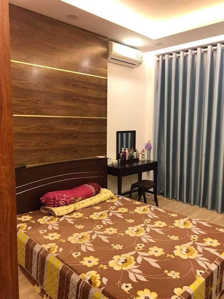 BÁN NHÀ GẤP TẠI LÁNG- 5T- NHÀ LÔ GÓC- NGÕ RỘNG- Ô TÔ TẢI ĐỖ CỬA- KINH DOANH ĐỈNH- GIÁ CHỈ HƠN 4 tỷ