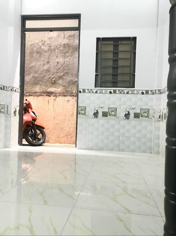 Bán nhà TTH07 q. 12 cách metro 200m Dt: 3m2 x 5 1tret 1lững 1 lầu 2p ngủ 2 toilét Điện nước chính.