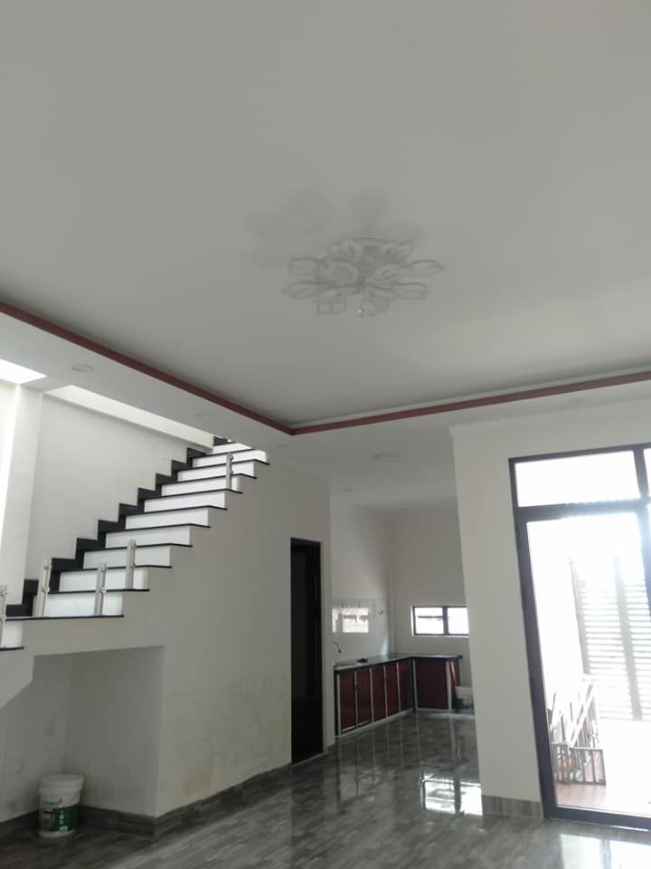 Bán nhà mới xây hẻm Phù Đổng. Nhà xây chắc chắn, không gian sinh hoạt hiện đại. Thiết kế đẹp