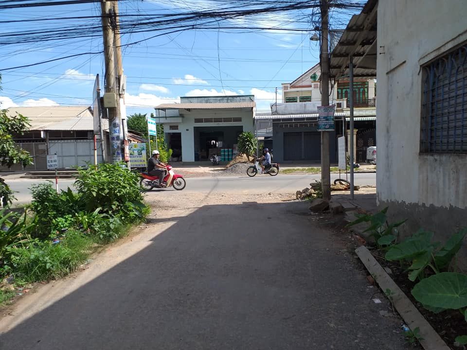 Cần bán gấp miếng đất gần trại rắn 9m2 ×60 nở hậu 9m8 ,đường xe ô tô tới đất