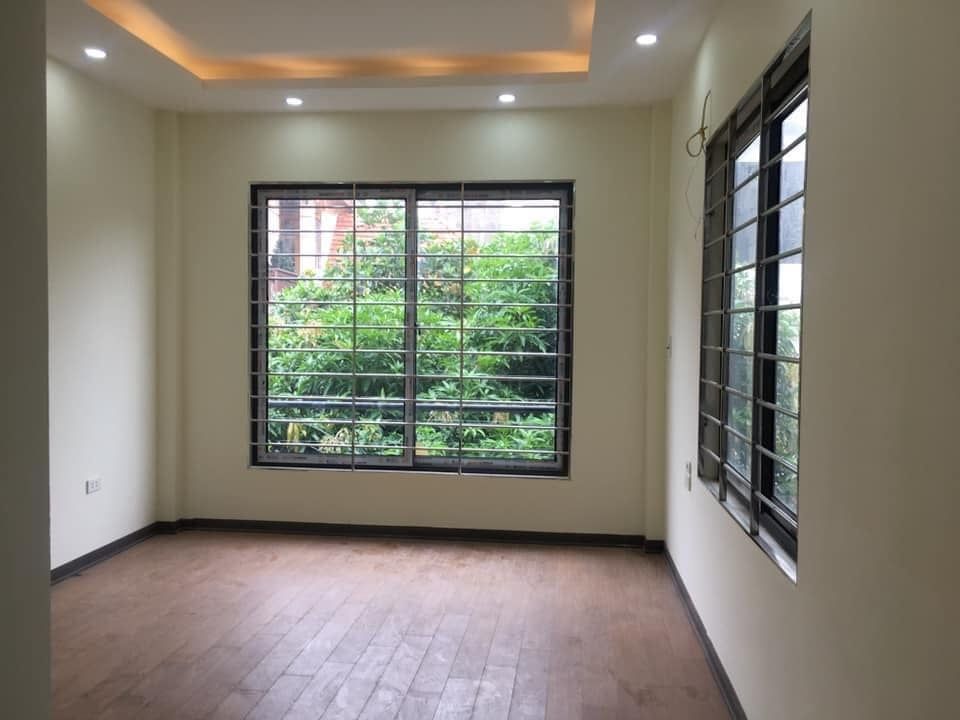 Bán nhà Định Công Hạ 31m2 tầng 1, 40m2 T2- T5, 5 tầng, mặt tiền 3.6m, chỉ 2.5 Tỷ.