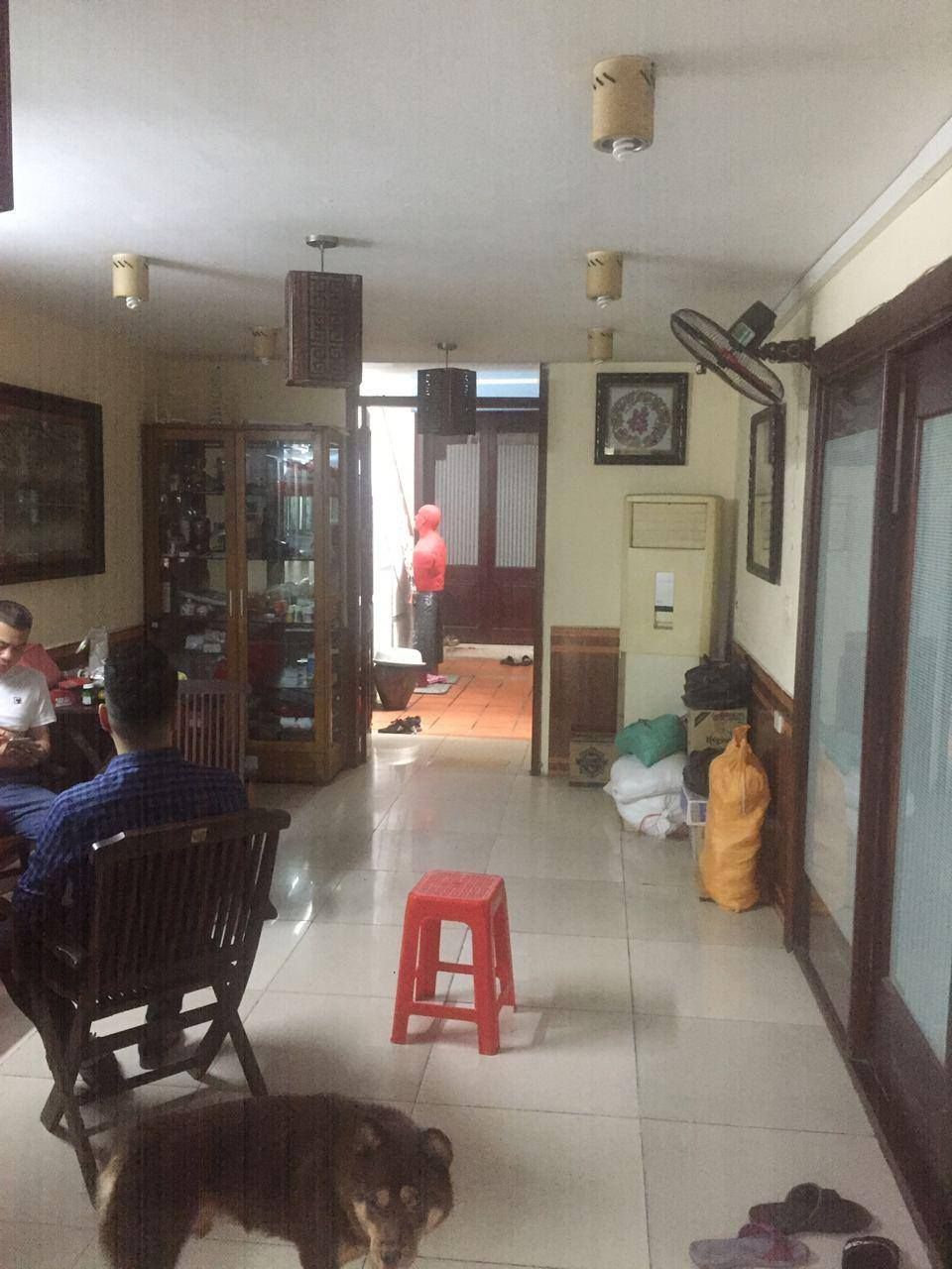 Cho thuê nhà mặt phố Thái Thịnh Nhà có 1 mặt bằng kinh doanh 40m2 và 1 nhà riêng Có 3 ngủ khép kín