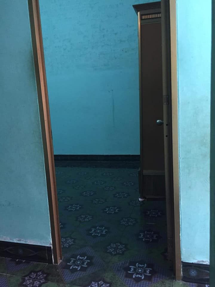 Cho thuê nhà nguyên căn. Dt: 90m2. Gần chợ, trương học, siêu thị....nhà có 1 phòng khách