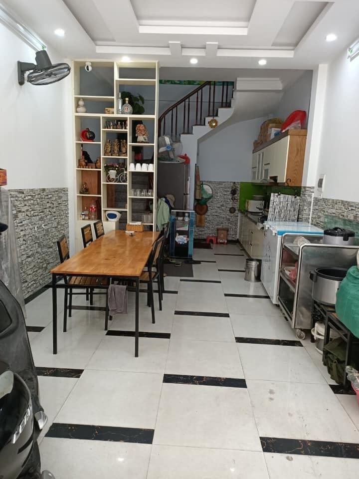 NHÀ MỚI XÂY 3 NĂM - MẶT NGÕ - Ô TÔ - KD - NHÀ ĐẸP KÍNH KOONG Mặt ngõ to hơn mặt phố Hoàng Mai
