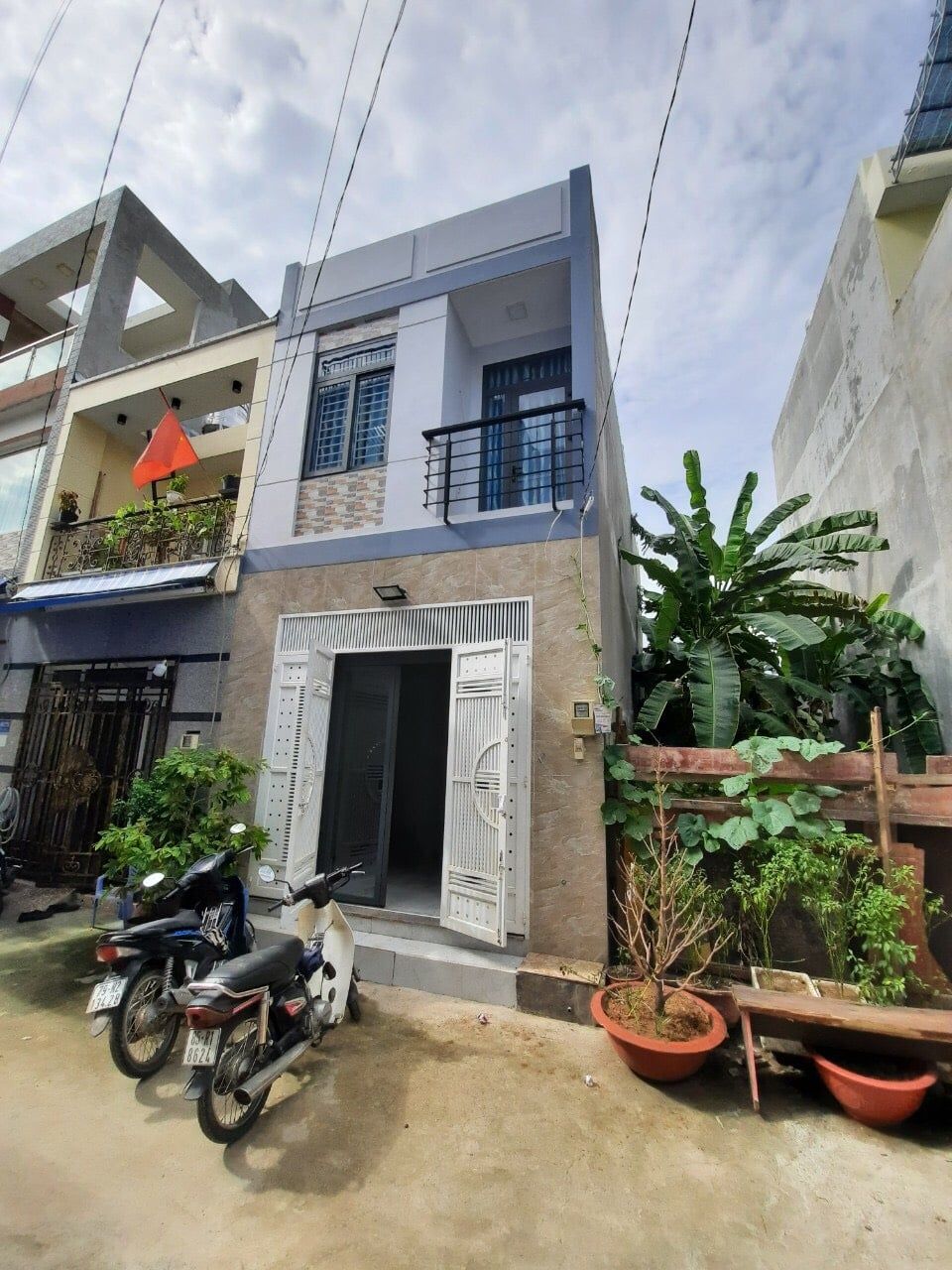 Nhà nguyên căn đẹp, rẻ bình dân có thể ở gia đình , nhóm bạn,Hẻm Lã Xuân Oai , q9