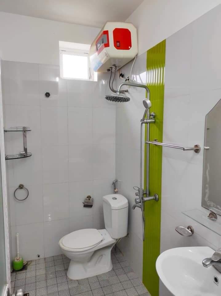 Cho thuê nhà Hồ Điều Hòa - Cát Bi : 60m2 - 2 tầng - 2 ngủ - 3 wc - k đồ - oto để sân - 4.5tr