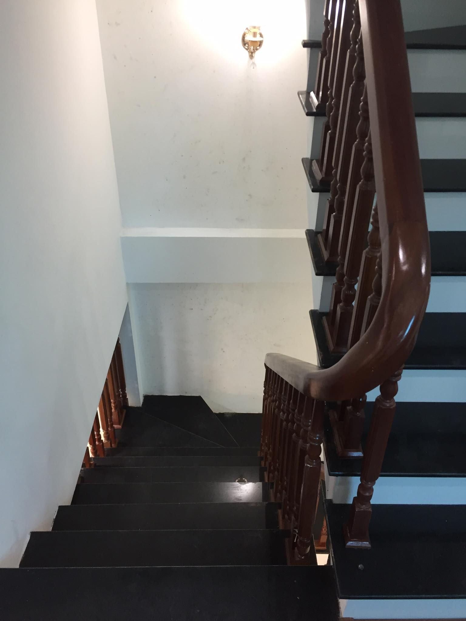Bán Nhà thuộc phố Nguyễn Công Trứ , Hà Đông, tầng 1: 38m, từ tầng 2 đua ra là 45m, 5 tầng