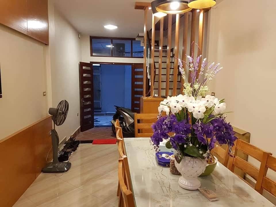 Nhỉnh 3 tỷ có nhà 30m2 Võ Chí Công, ô tô 7 chỗ đỗ cửa, 5 tầng đẳng cấp!!!