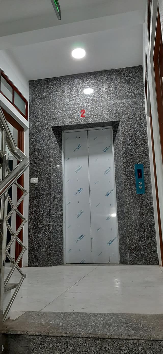 Cho thuê CCMN mới xây, có thang máy, ô tô đỗ cổng tại nhà số 32 ngõ 171 Nguyễn Ngọc Vũ