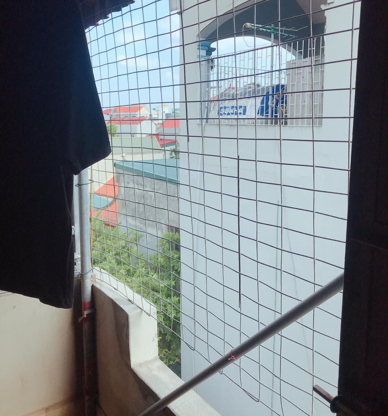 Gia đình Cần Bán Gấp Ngôi Nhà 3 Tầng mới xây được ít năm. Địa chỉ quất tỉnh , xã quất động