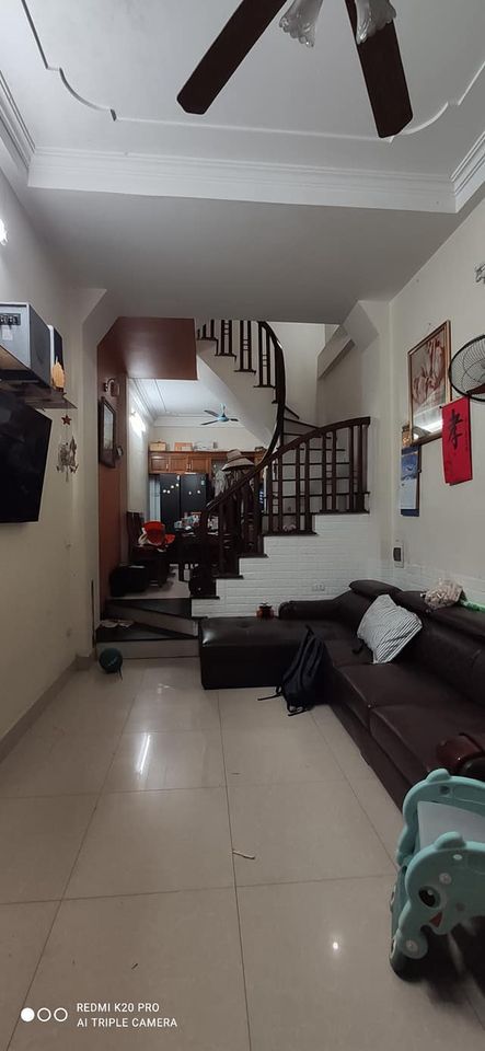 Chính chủ bán nhà tự xây 40m*4T*3N ngay gần ngã tư Hà Trì - Hà Đông. Ngõ rộng 2.5m cách ô tô tránh