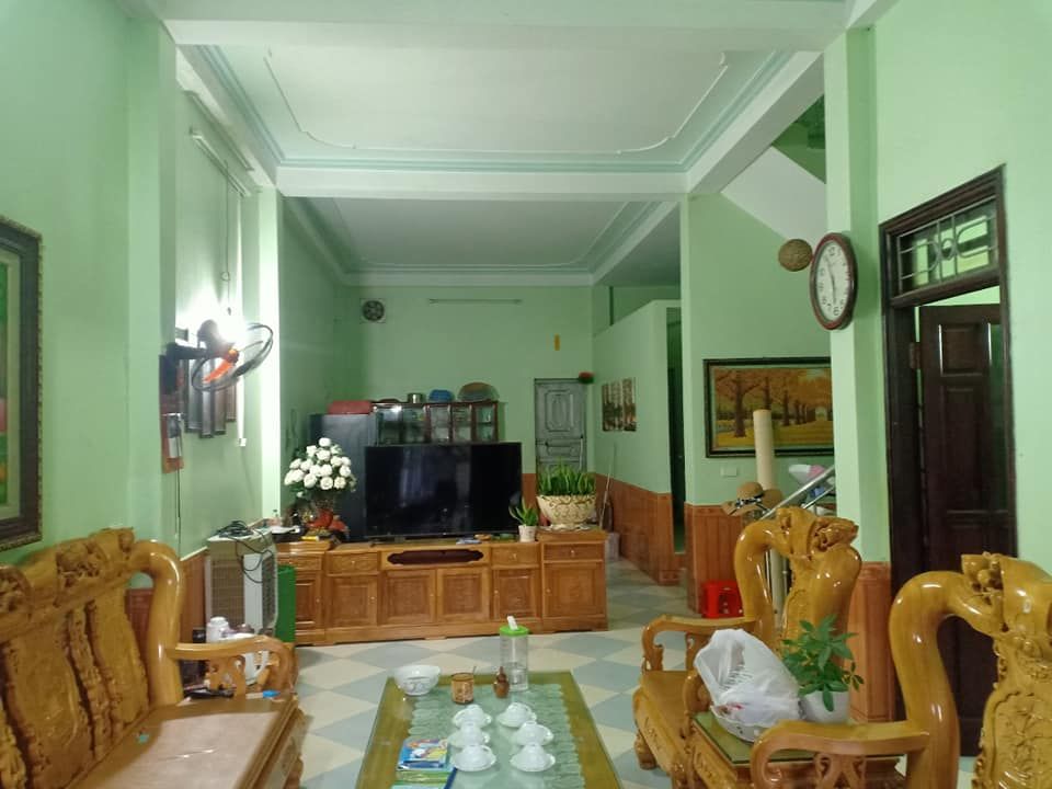 Bán nhà 3 tầng đẹp sang trọng phường Đông Phong, gần bến xe, gần BV, gần chợ đầu mối Lai Châu.