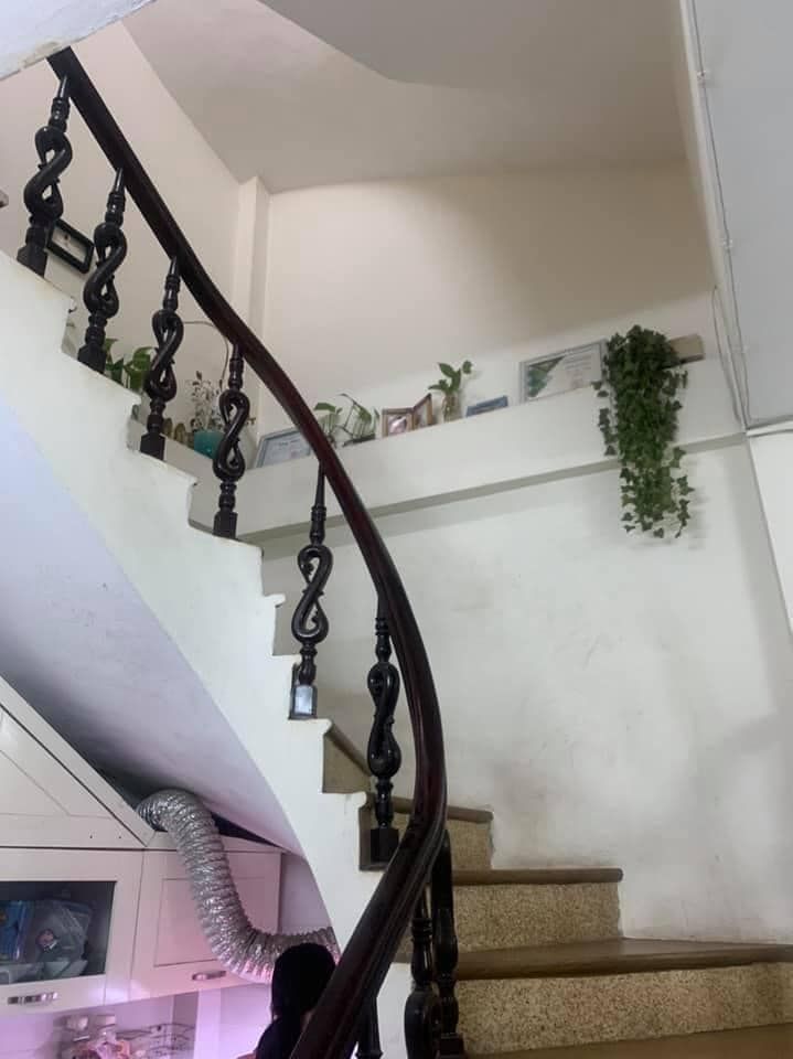 Cần bán nhà Dương Văn Bé - Hai Bà Trưng 36m2 , 4 tầng - Nhà đẹo - Gần phố - 2,7 tỷ