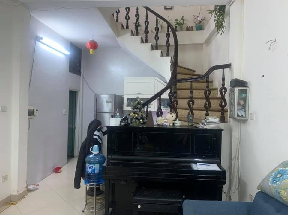 Cần bán nhà Dương Văn Bé - Hai Bà Trưng 36m2 , 4 tầng - Nhà đẹo - Gần phố - 2,7 tỷ