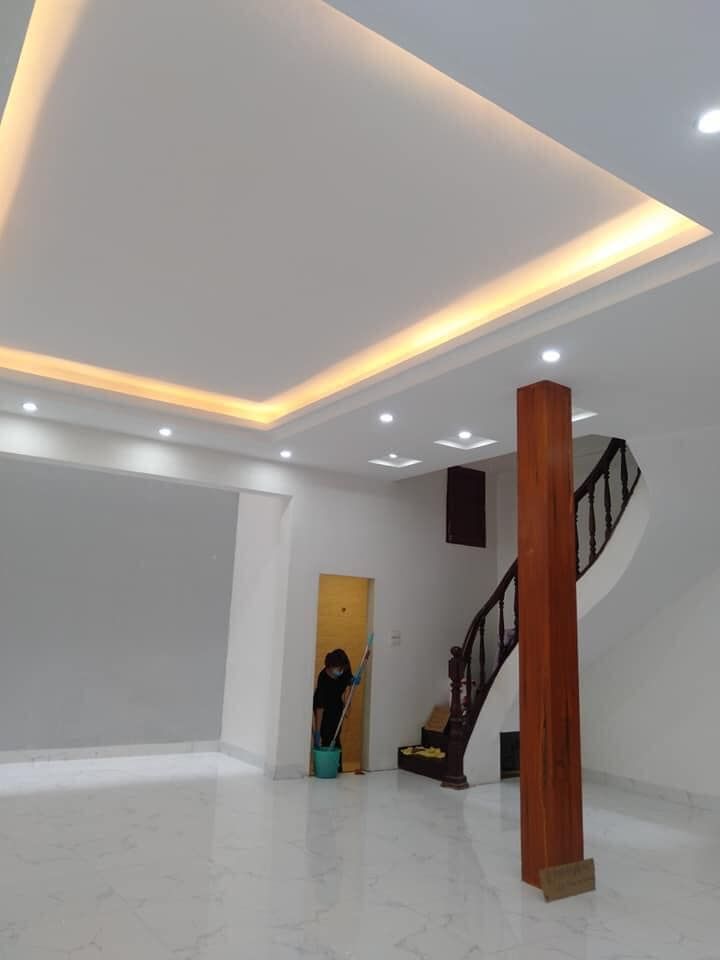 Ô Tô Vào Nhà - Kinh Doanh Sầm Uất. Phố Nguyễn Lương Bằng nhà xây với diện tích 60m