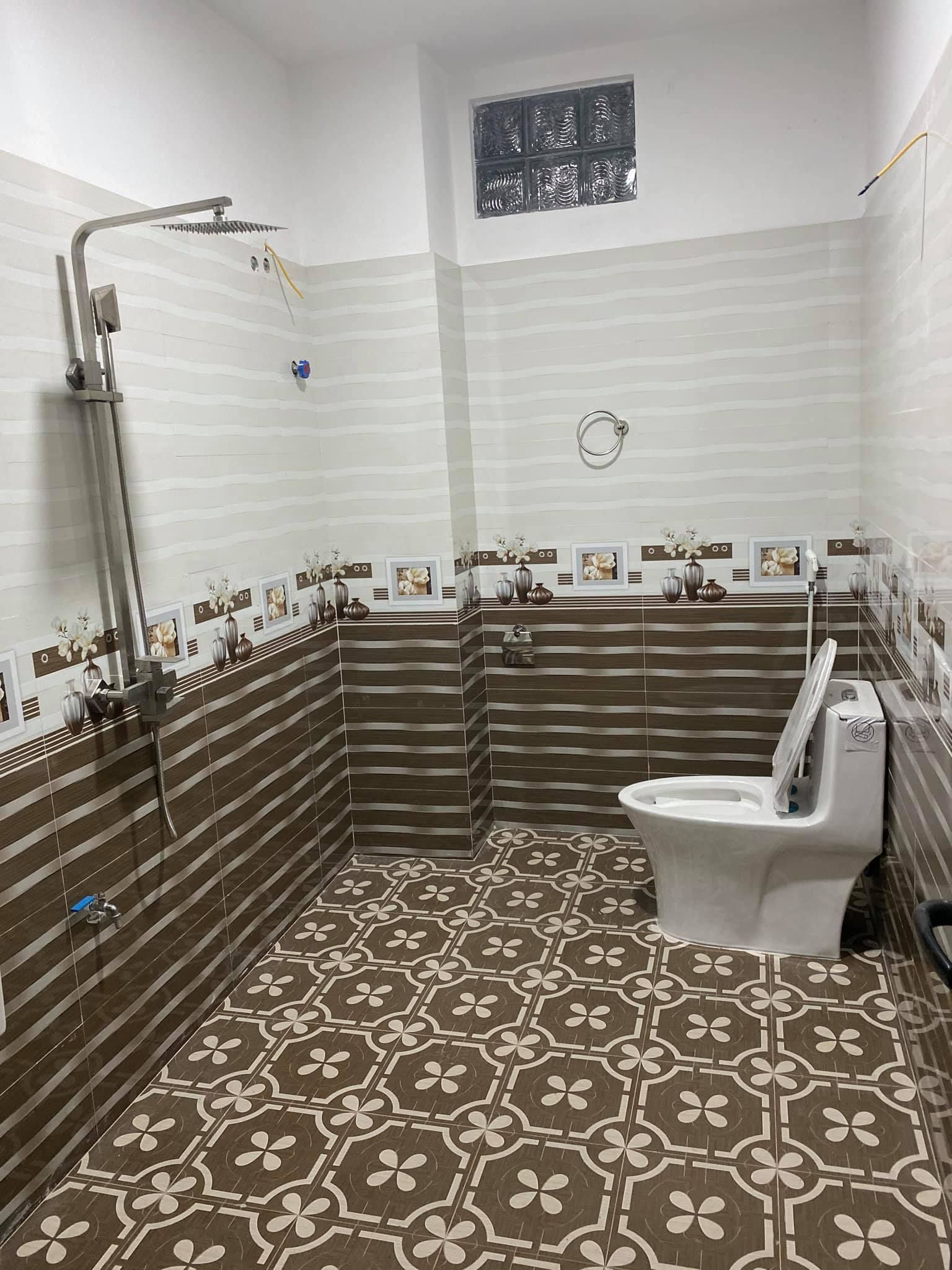 BÁN NHÀ MỚI KOONG-CÁCH ĐƯỜNG Ô TÔ 25 M TRƯỚC NHÀ XE CÔNG NÔNG TRÁNH XE MÁY Vị trí: Đa Sỹ- Kiến Hưng