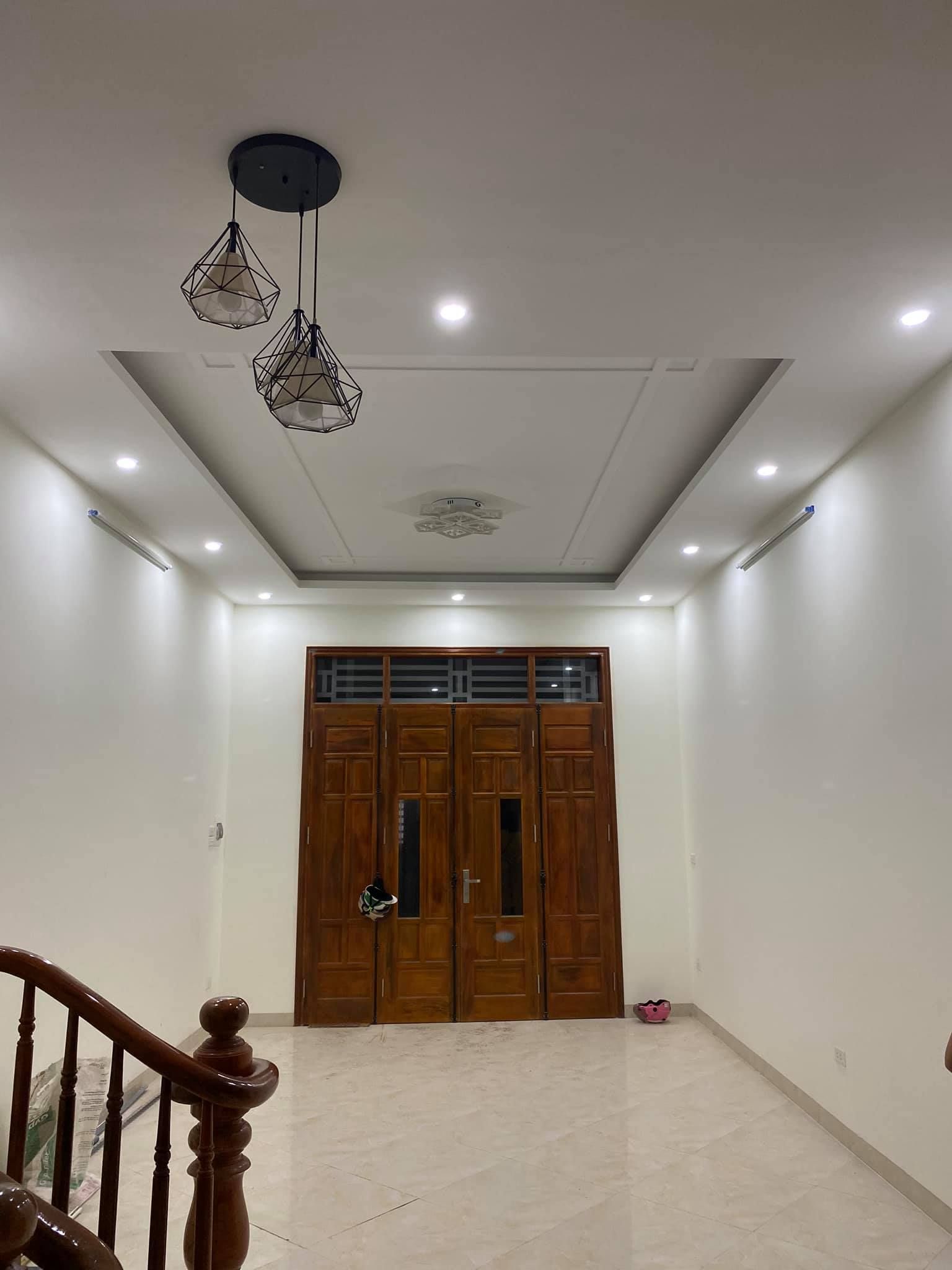 BÁN NHÀ MỚI KOONG-CÁCH ĐƯỜNG Ô TÔ 25 M TRƯỚC NHÀ XE CÔNG NÔNG TRÁNH XE MÁY Vị trí: Đa Sỹ- Kiến Hưng